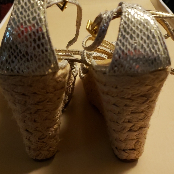 Sandals - Picture 3 of 6